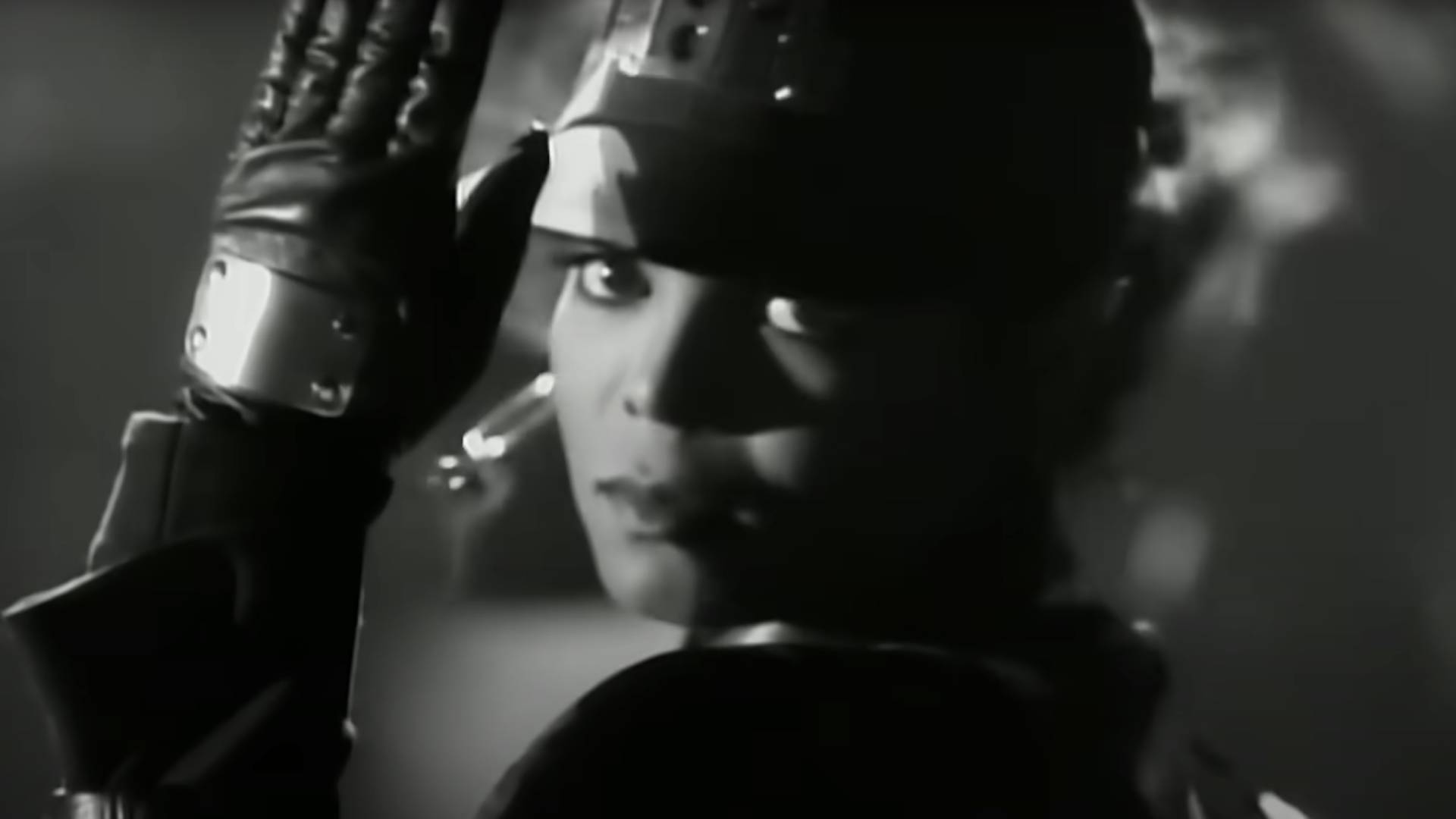 The Unexpected Impact of Janet Jackson's Bassline on Laptops