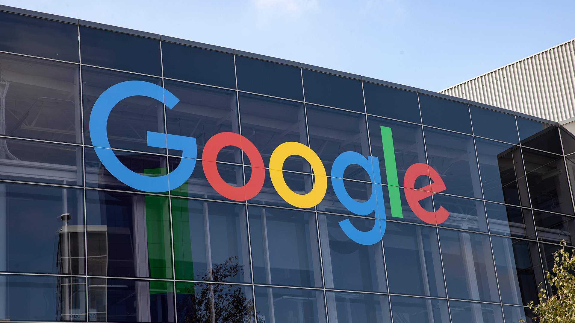 Google's Logo Change: A Minimalist Redesign After a Decade