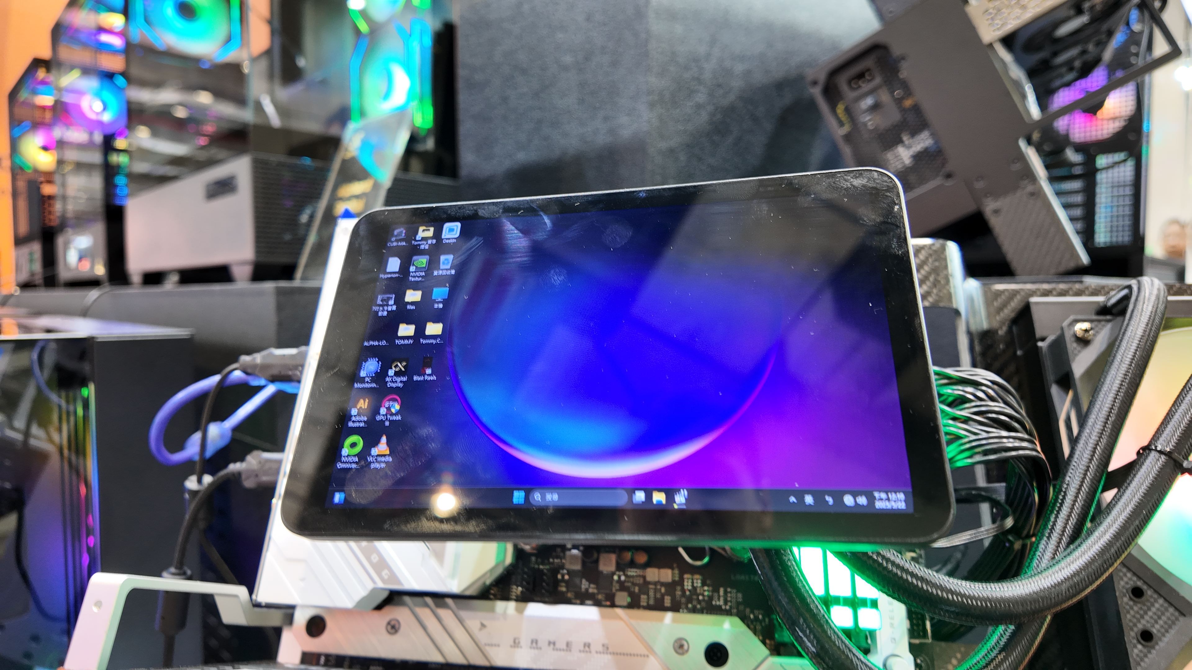 The Oversized CPU Cooler Screen That Defines Computex 2025