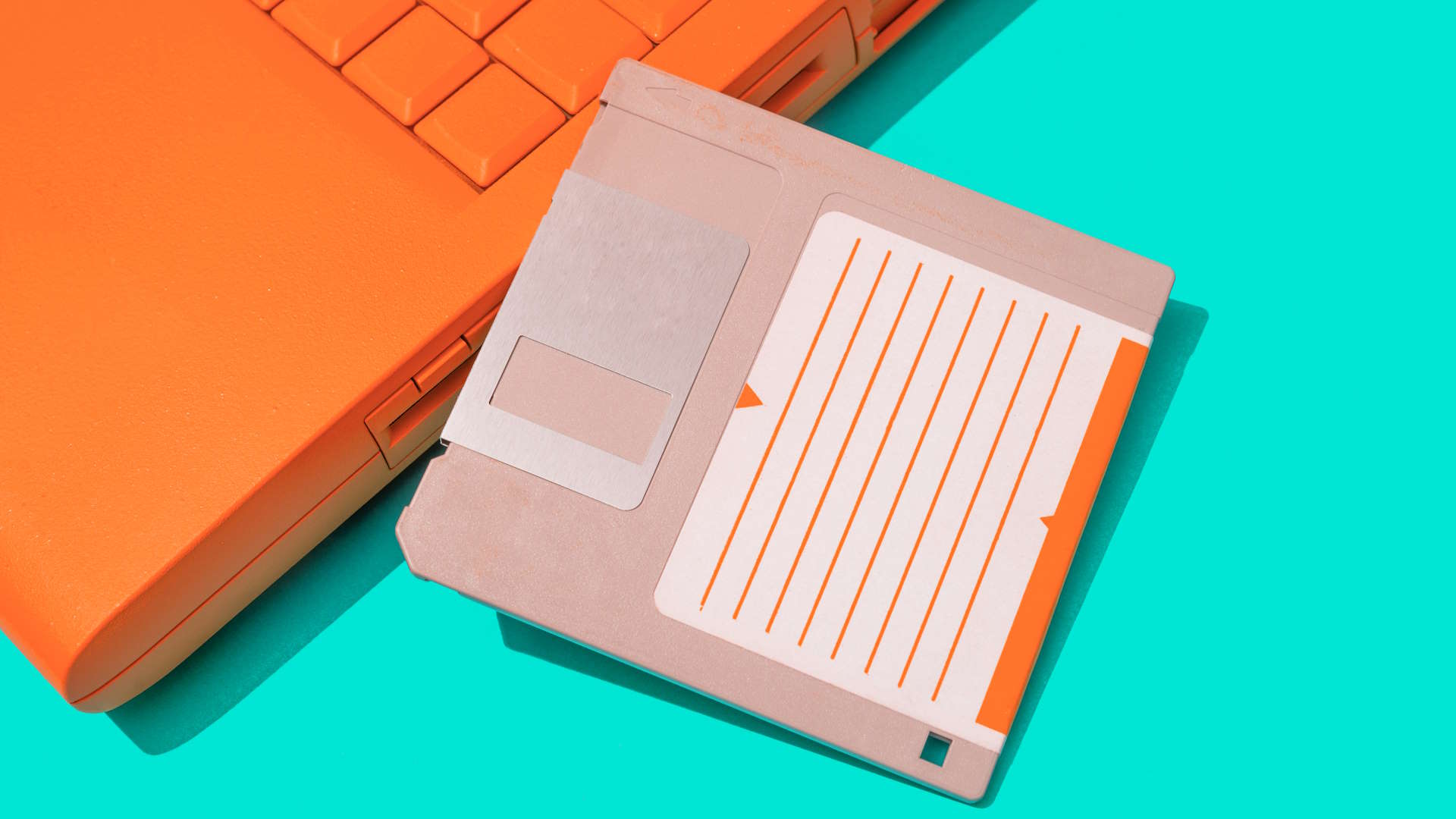 US Aviation Industry Seeks to Abandon Outdated Floppy Disks