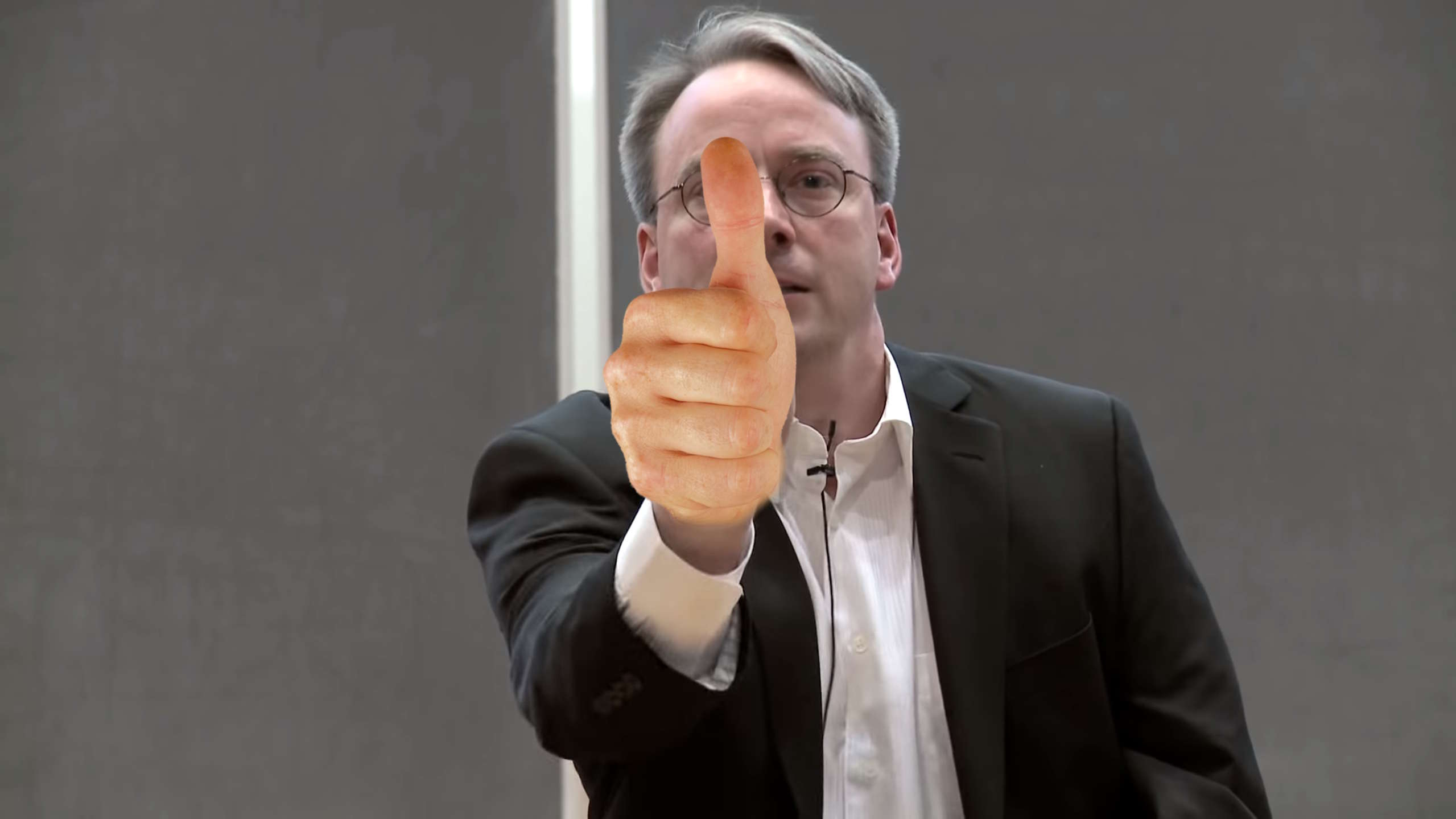 Linus Torvalds Meets Bill Gates for the First Time, No Fistfights in Sight