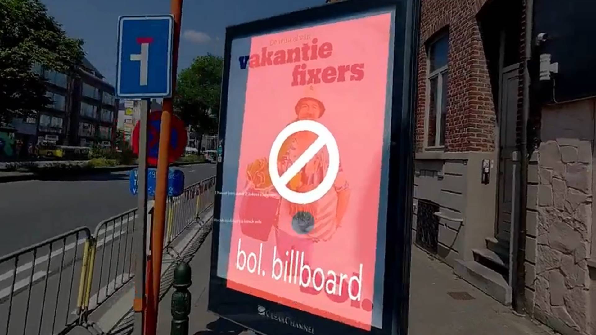 Software Engineer Develops Real-Life Ad Blocker Using Snapchat AR Glasses