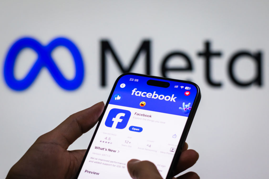 Facebook Users Discover Camera Roll Being Analyzed by Meta AI Without Permission