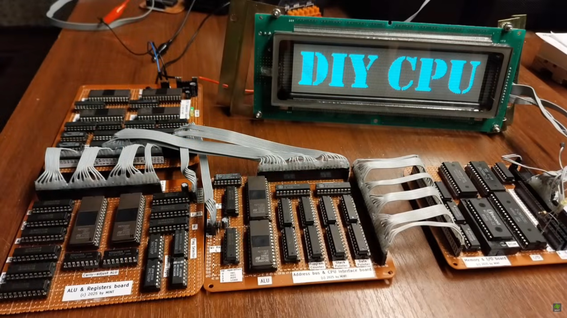 A Polish DIY Enthusiast Constructs a CPU from Vintage Memory Chips