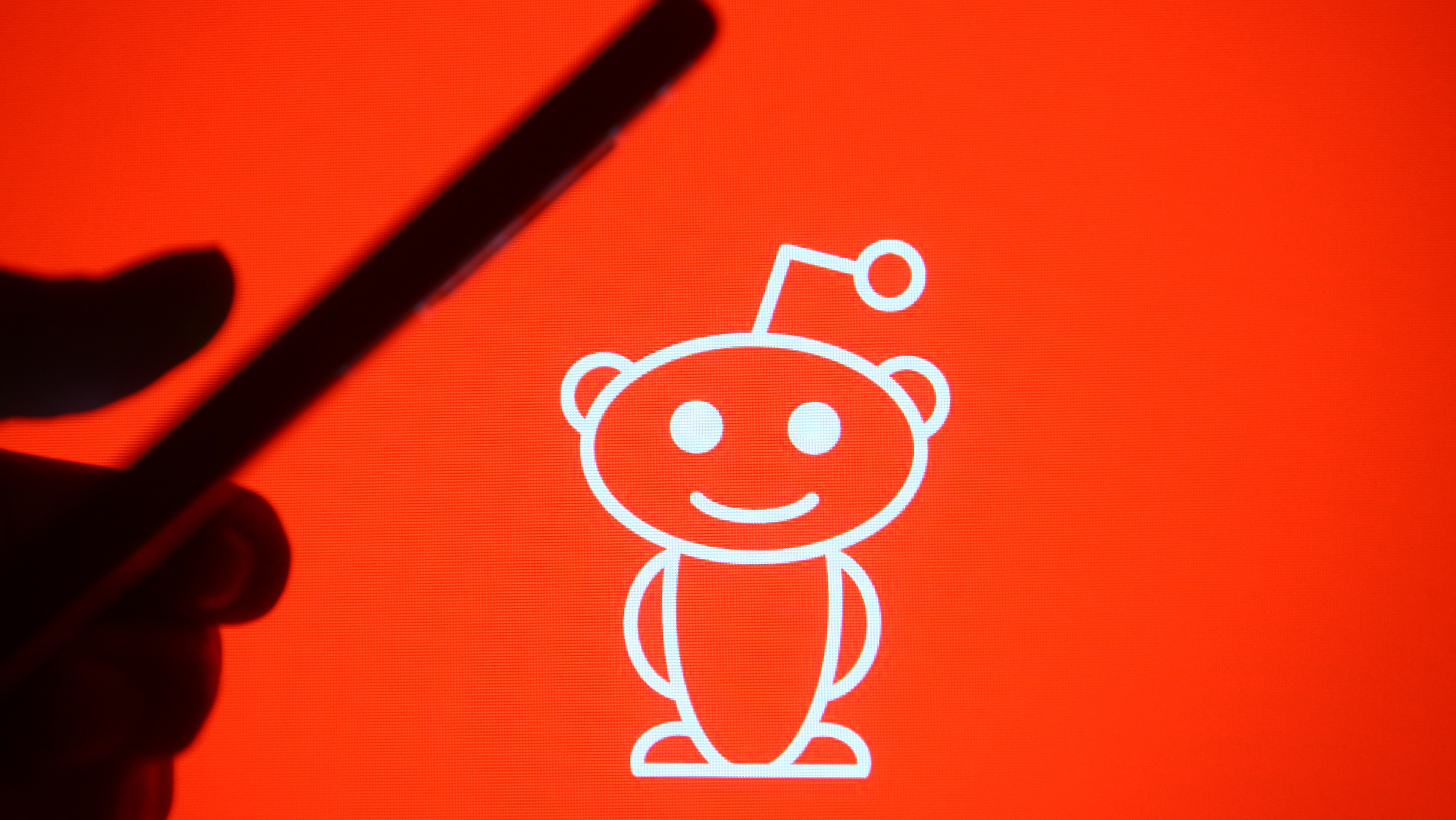 Reddit Halts Paid Subreddit Plans to Focus on Enhancing Search Functionality