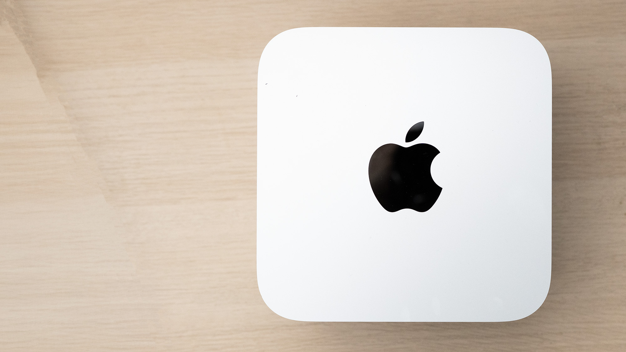 Security Expert Considers Changing Careers After Receiving Low Bug Bounty from Apple