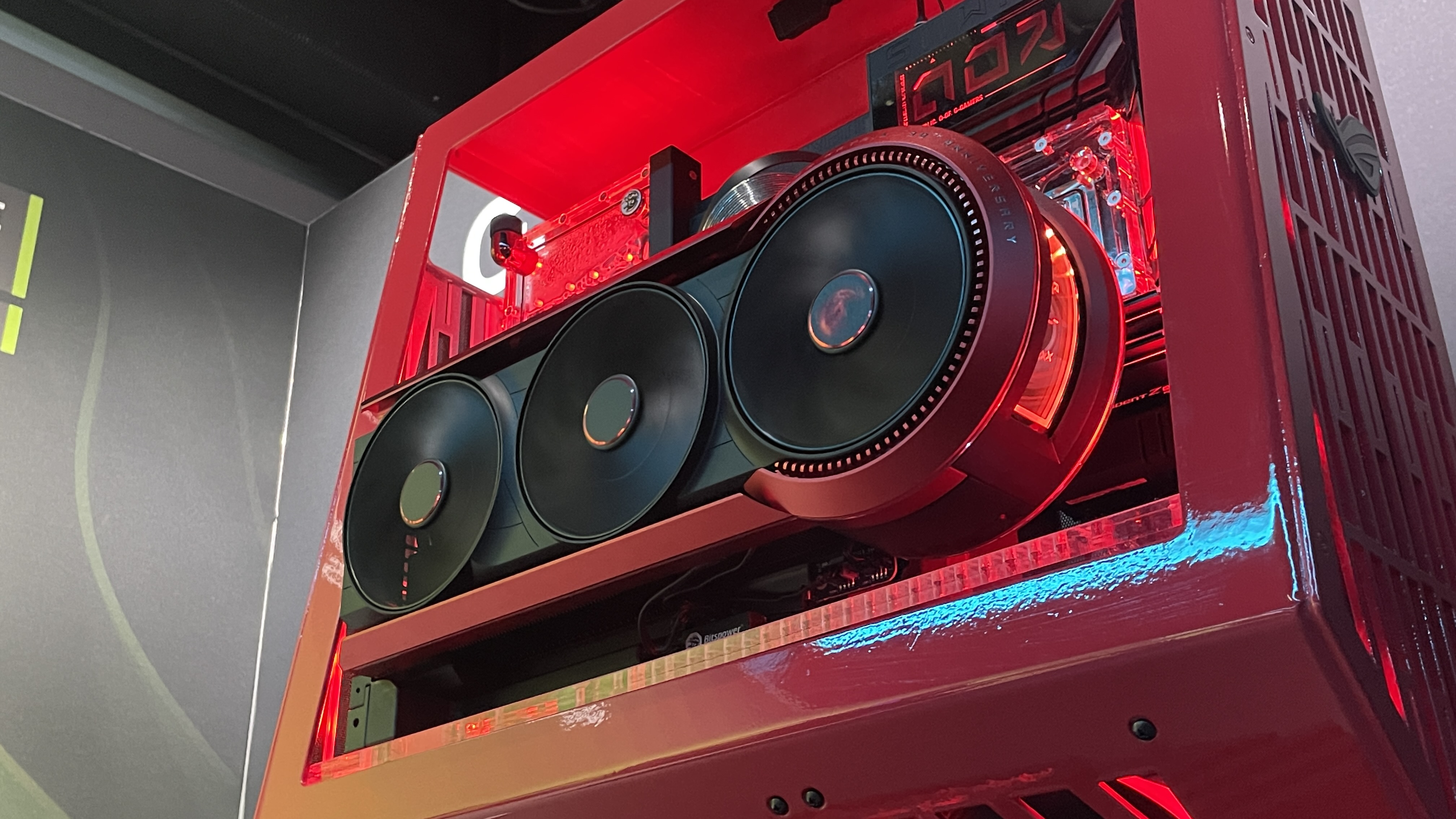 Asus Reveals Retro Yet Powerful ROG Matrix RTX 5090