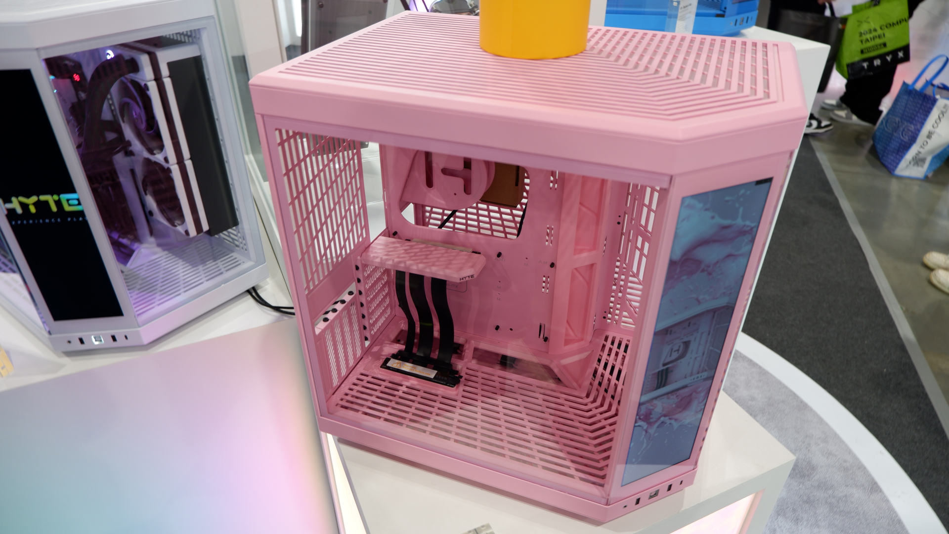 Say Goodbye to Drab PC Cases: Embrace the Beauty of Colorful Designs