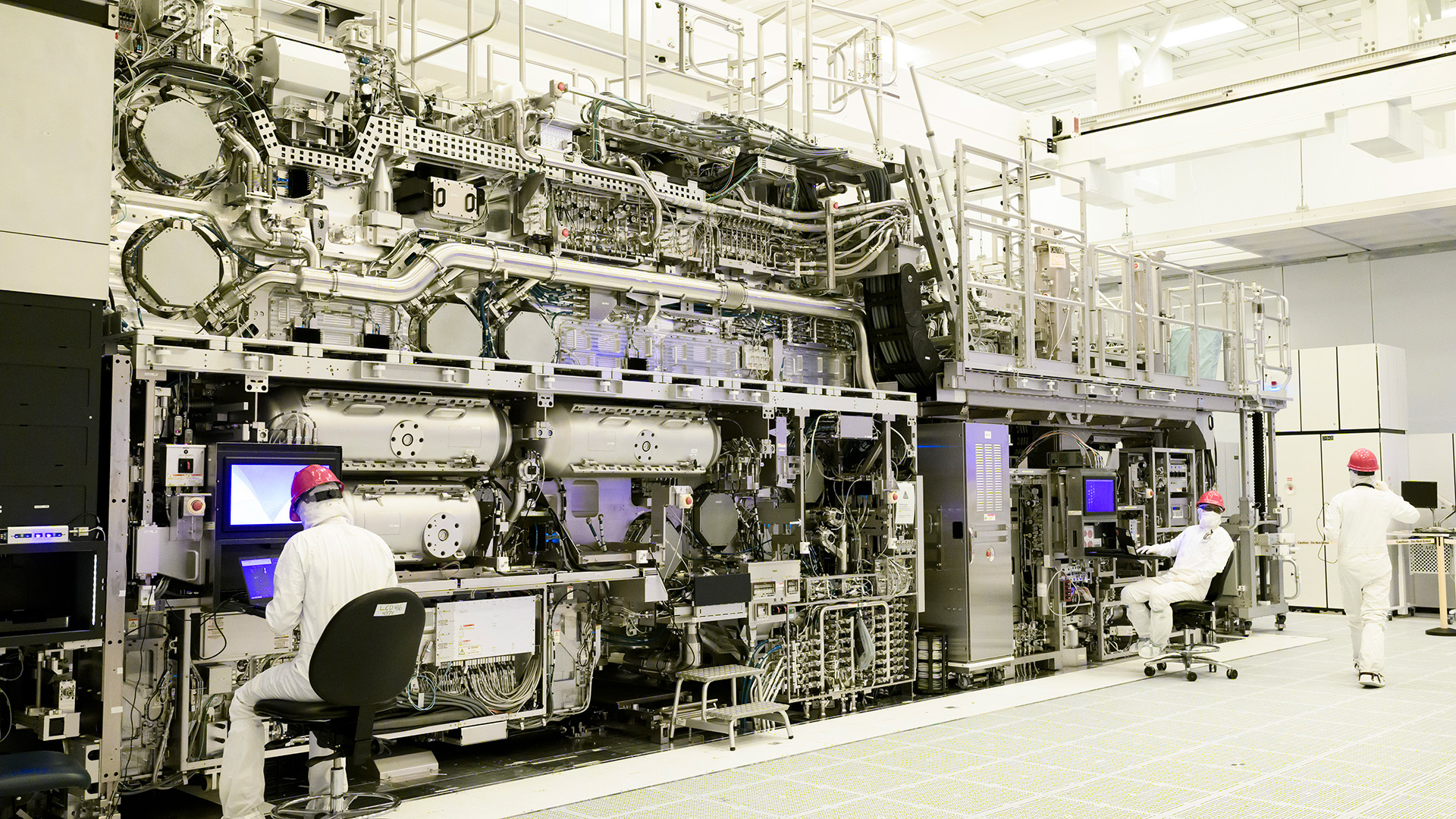 SK hynix Unveils the First High NA EUV Machine for Advanced Chip Production, Surpassing Intel