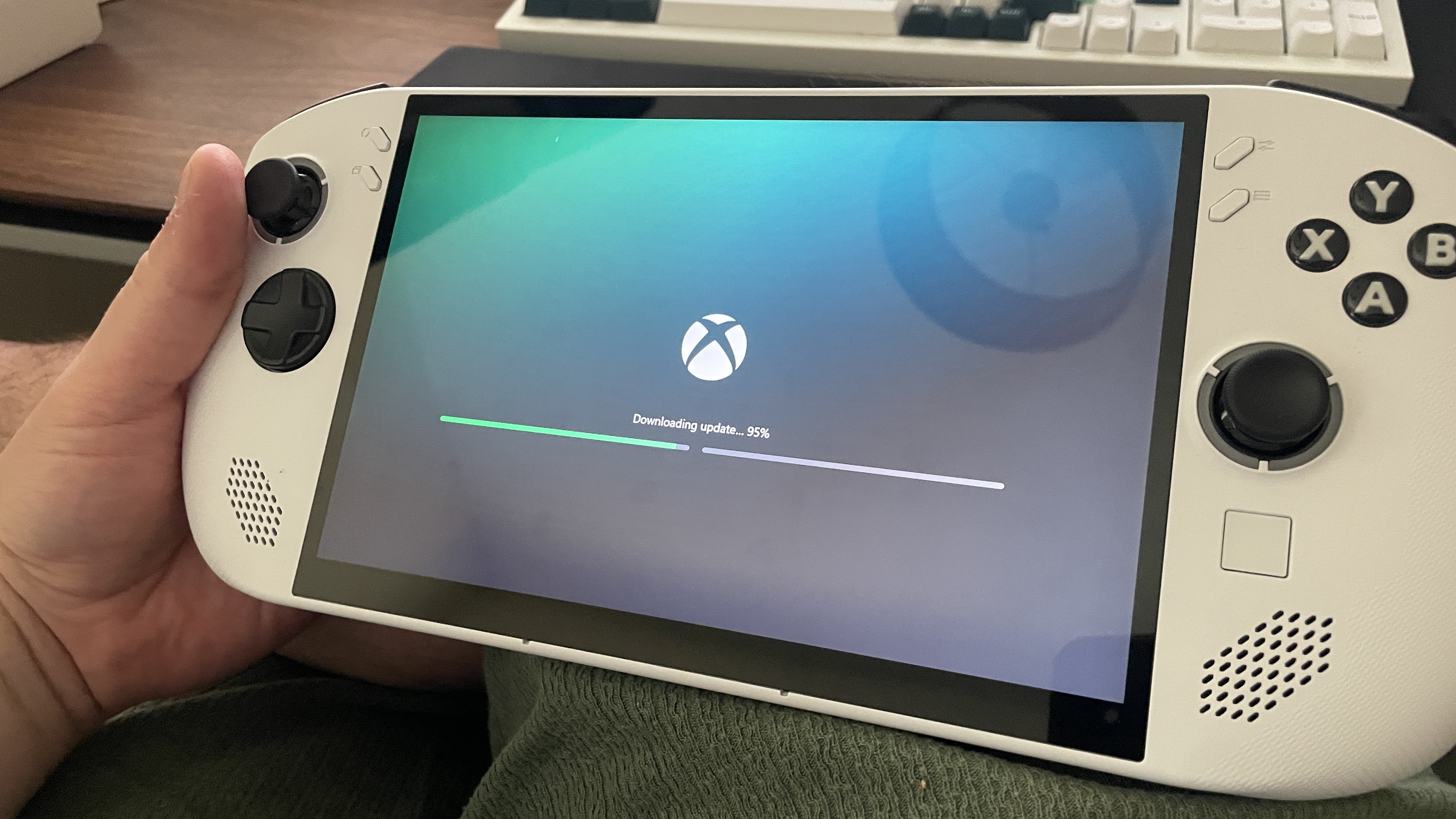 Installing the New Xbox Full Screen Mode for Windows on Handhelds: A Glimpse into Its Functionality