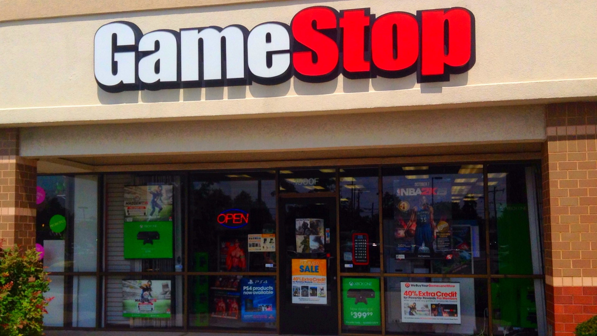 GameStop Defies Xbox Game Pass Price Increase, Maintains Previous Subscription Rate