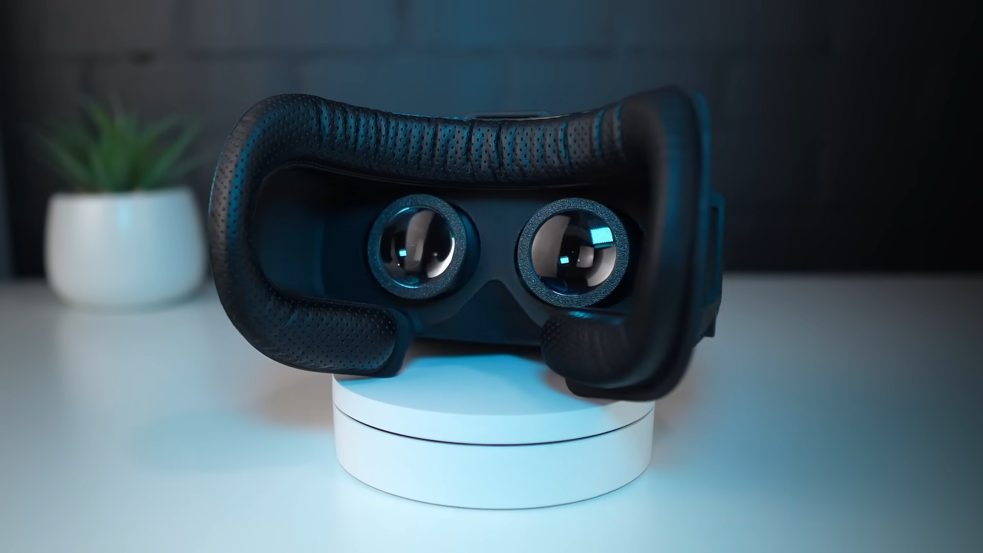 A YouTuber's DIY VR Headset Project Costs Just Over $150